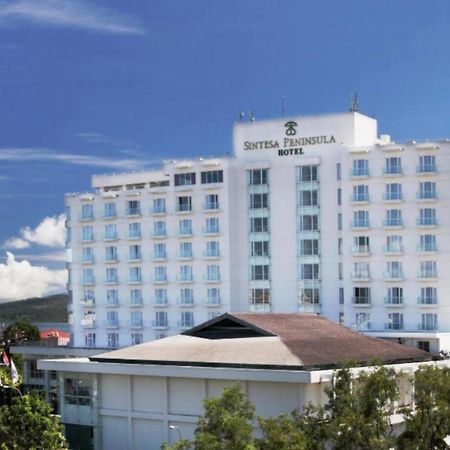 Sintesa Peninsula Hotel Манадо Екстериор снимка