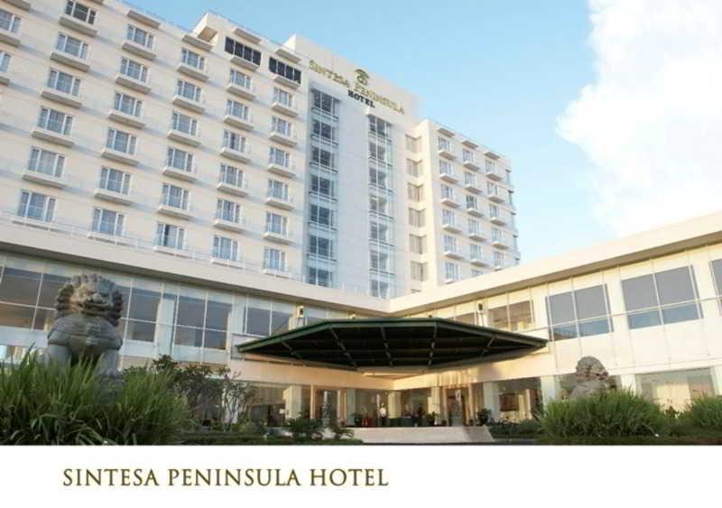 Sintesa Peninsula Hotel Манадо Екстериор снимка
